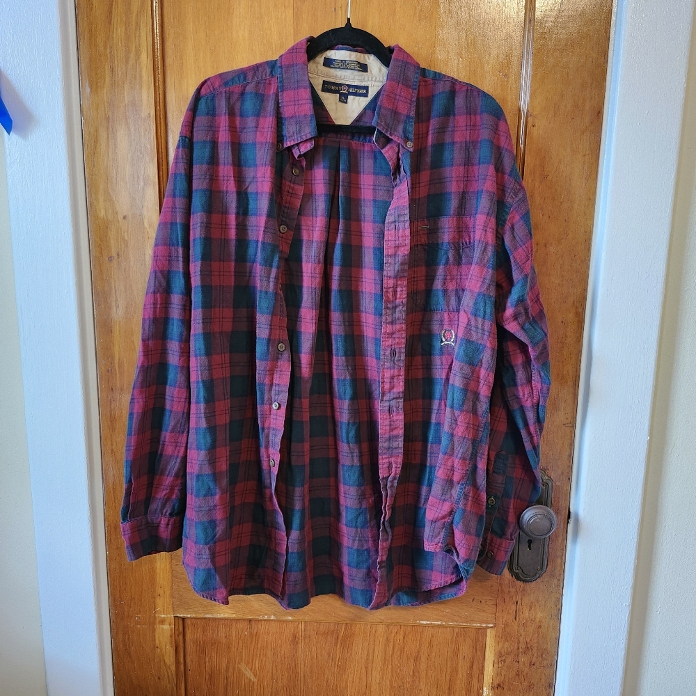 Tommy Hilfiger red and green plaid flannel size XL
